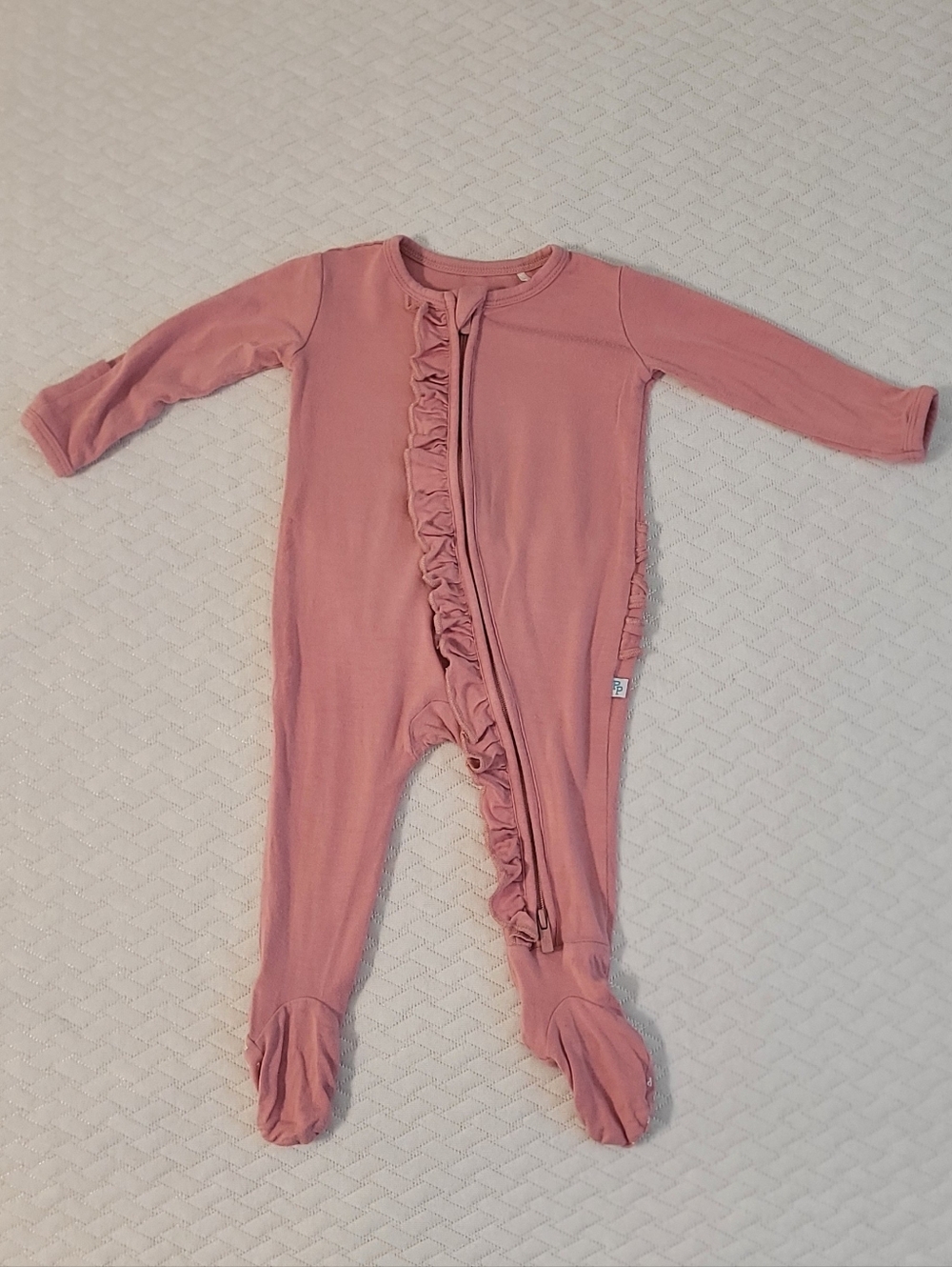 Posh Peanut,  Newborn,  bamboo blend, zipper footie